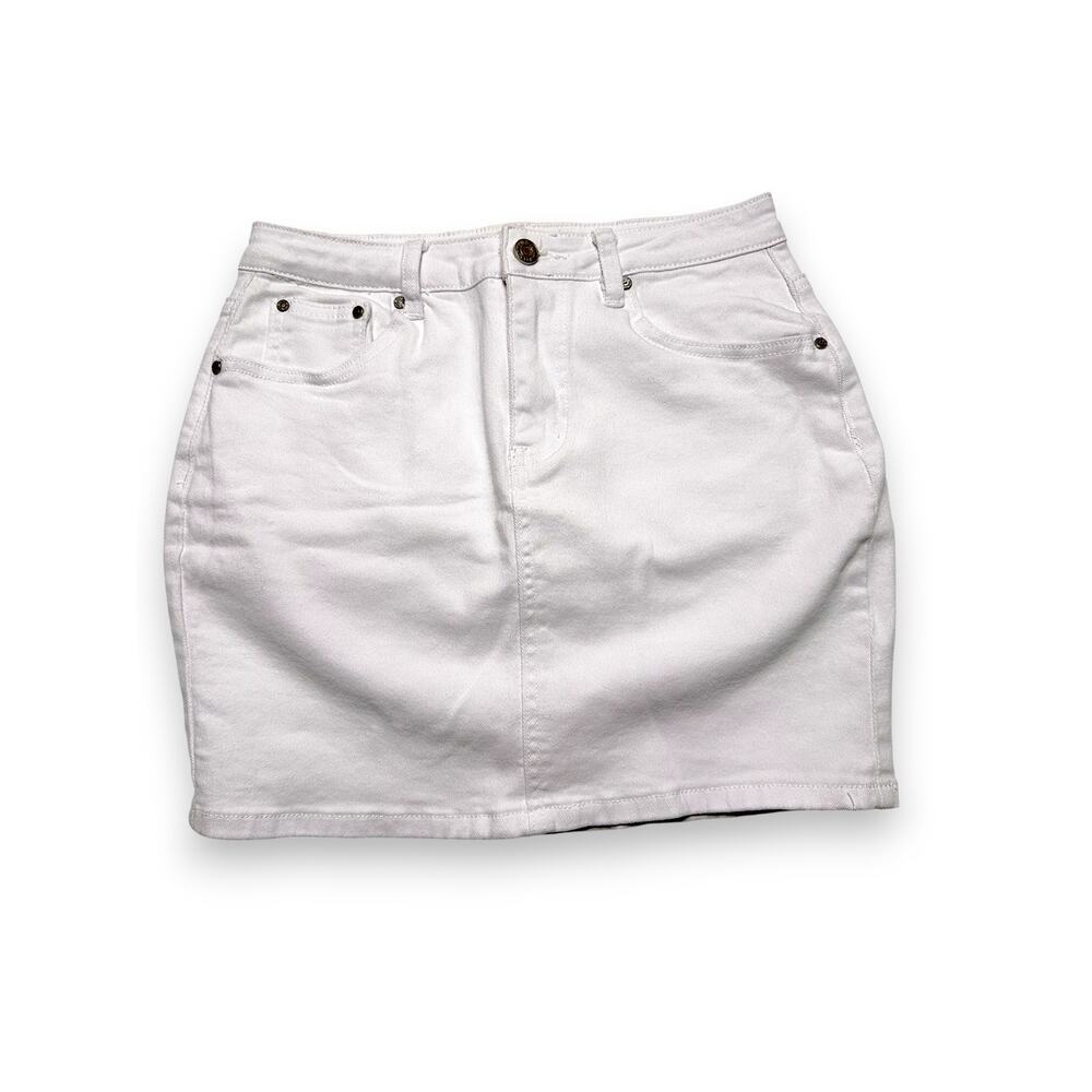 Just Quella White Stretch Denim A- llined Mini Skirt Size Medium